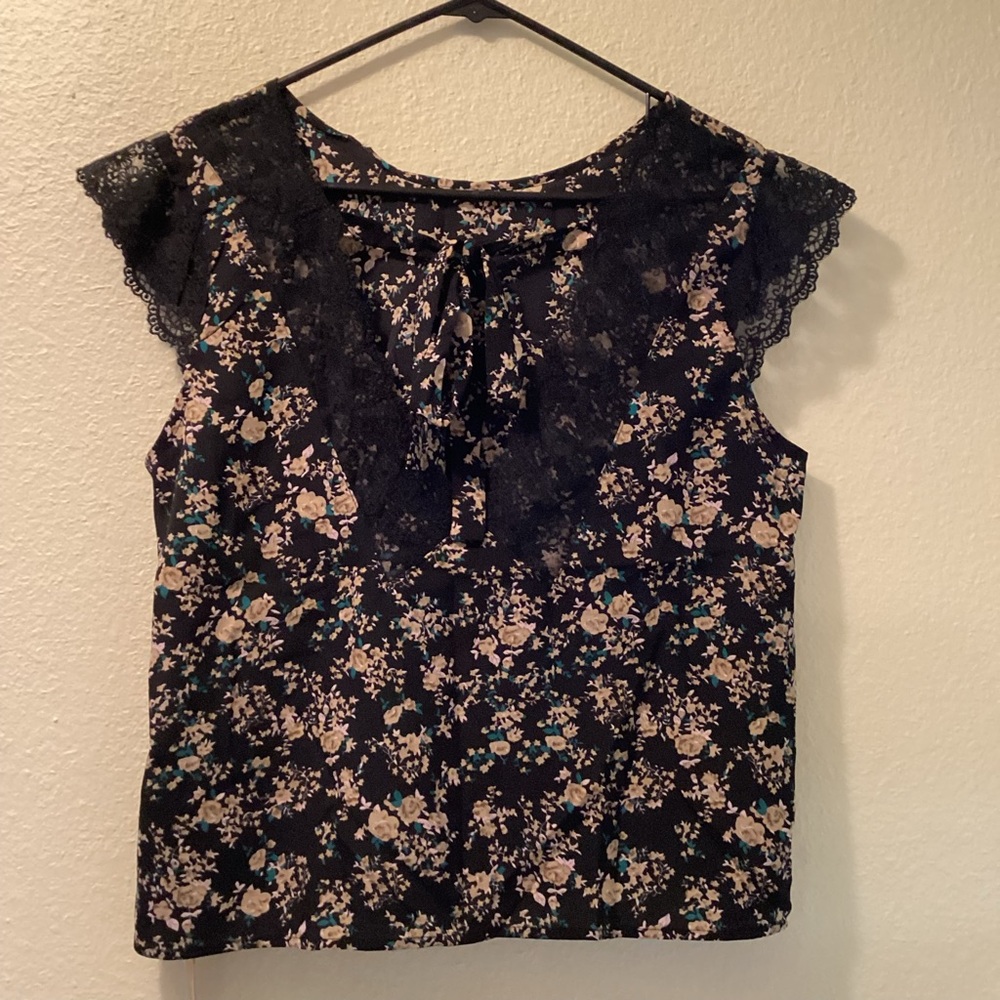 SHEIN Black Floral Lace Sleeveless Blouse